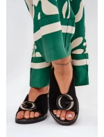 Elegantní Dámské Sandály S Zlatou Ozdobou Na Plochém Podpatku Černé S.Barski model 21685679 - Boto Elegantní Dámské Sandály S Zlatou Ozdobou Na Plochém Podpatku Černé S.Barski model 21685679 - Boto