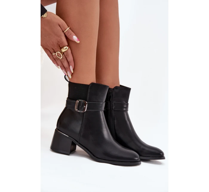 Zateplené dámské boty na podpatku s páskem a přezkou černé Sylira Zateplené dámské boty na podpatku s páskem a přezkou černé Sylira