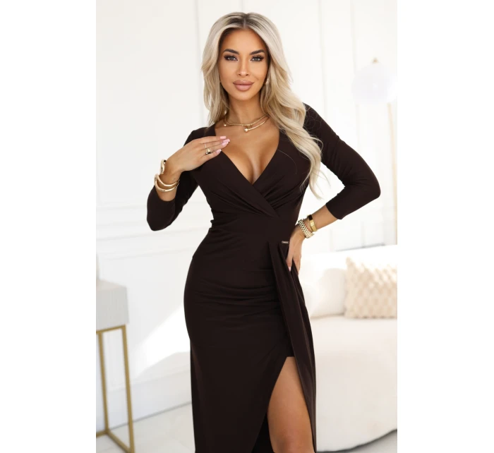 Elegantní dlouhé šaty s obálkovým výstřihem a rozparkem  hnědé model 21720277 - numoco