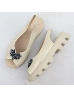 Dámské sandály na platformě perforované zlaté model 21904697 - Potocki Dámské sandály na platformě perforované zlaté model 21904697 - Potocki