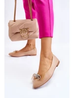 Dámské baleríny s výstřihem do V a ozdobnou mašlí Tmavě béžová model 21606191 - Boto