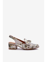 Dámské kožené sandály na nízkém podpatku s květinami Maciejka N6539-38 Zelené