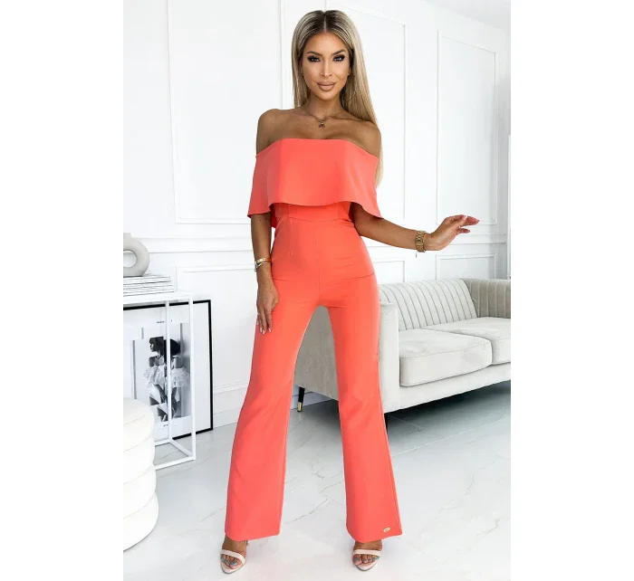 Dámský overal v broskvové barvě s volánkem a odhalenými rameny model 18478723 - Bergamo Dámský overal v broskvové barvě s volánkem a odhalenými rameny model 18478723 - Bergamo