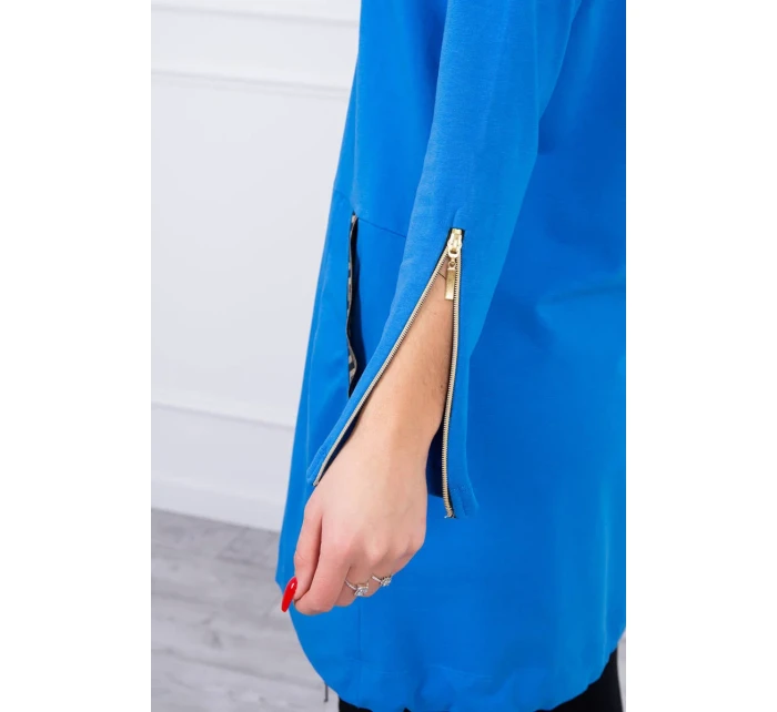 Halenka s ozdobnou chrpovou stuhou Halenka s ozdobnou chrpovou stuhou