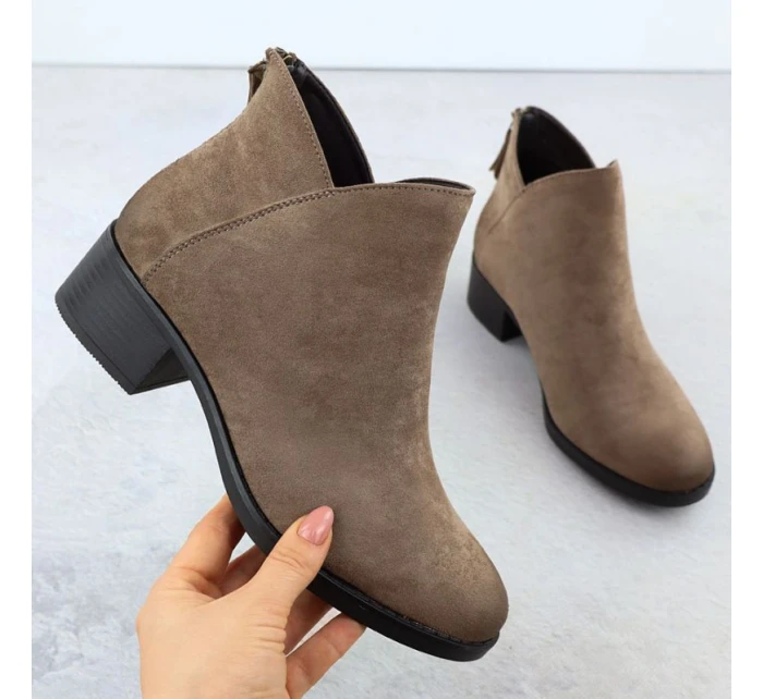 Dámské boty na bloku zateplené béžové Potocki 12472 Dámské boty na bloku zateplené béžové Potocki 12472