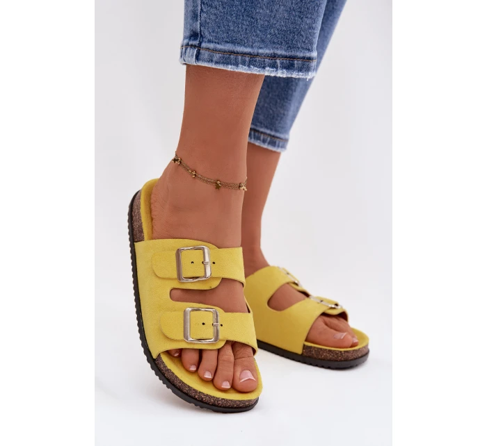 Dámské pantofle s přezkami Žluté model 21943311 - Boto