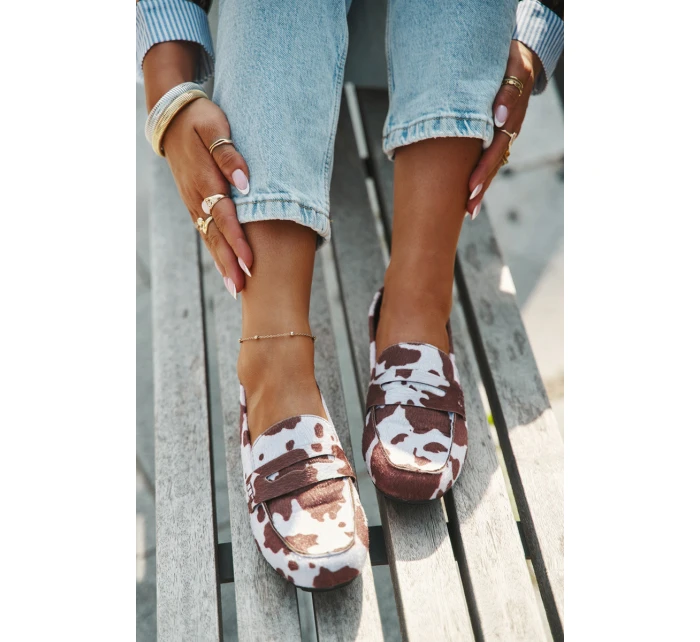 Dámské loafersy mokasíny s plochou podrážkou a vzorem Roseline – hnědo-bílé