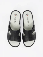 Pěkné nazouváky dámské černé na klínku Pěkné nazouváky dámské černé na klínku