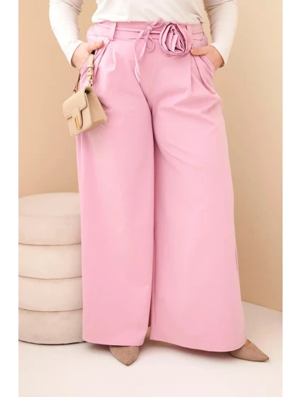 Dámské kalhoty Plus Size s širokou nohavicí a ozdobným květem v pase tmavě růžové