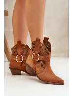 Semišové kotníkové boty v cowboyském stylu s perforací na podpatku 2994 Camel