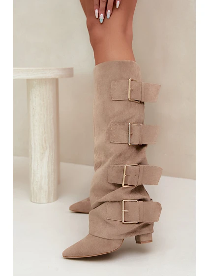 Dámské kozačky na podpatku s lemem a zlatými sponami Eko semiš Khaki model 22321026 - Boto Dámské kozačky na podpatku s lemem a zlatými sponami Eko semiš Khaki model 22321026 - Boto