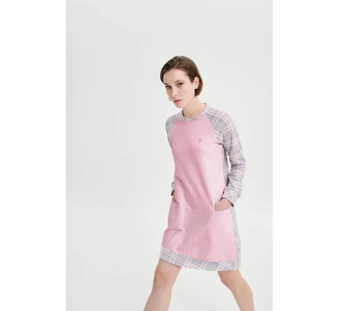 Dámská noční košile s dlouhým rukávem model 19379808 růžové - Vamp Dámská noční košile s dlouhým rukávem model 19379808 růžové - Vamp