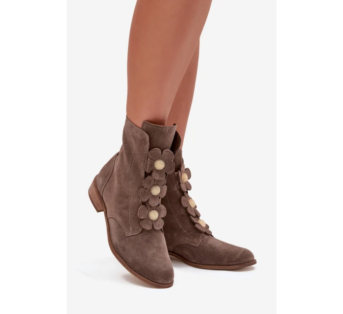 Semišové dámské kotníkové boty s ozdobnými květinami Zazoo 3085 tmavě béžové
