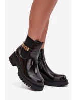 Dámské zateplené lakované kotníkové botky sztyblety s ozdobným páskem – černé Vivessa Dámské zateplené lakované kotníkové botky sztyblety s ozdobným páskem – černé Vivessa