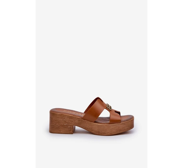 Zazoo 40412 Kožené elegantní dámské žabky s zlatým ozdobou hnědé