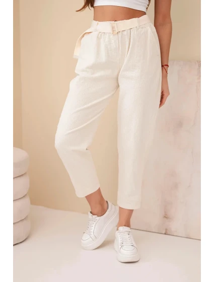 Dámské model 21961360 kalhoty s páskem světle béžové - K-Fashion