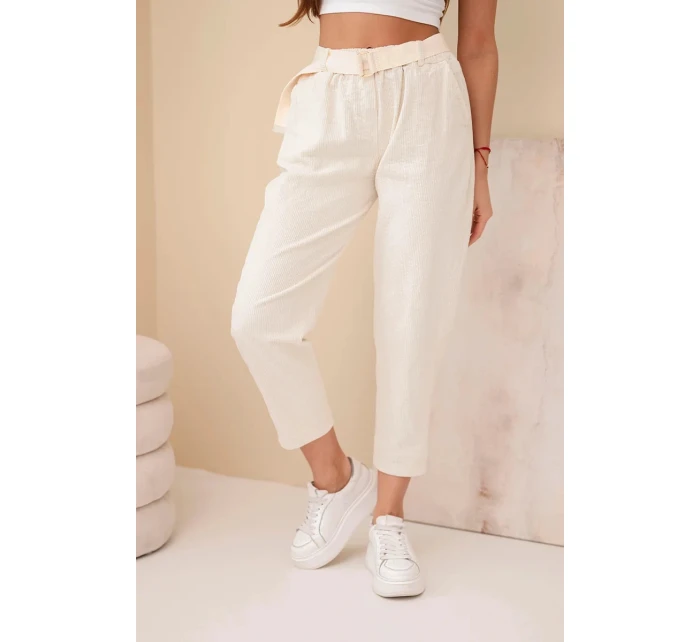 Dámské model 21961360 kalhoty s páskem světle béžové - K-Fashion