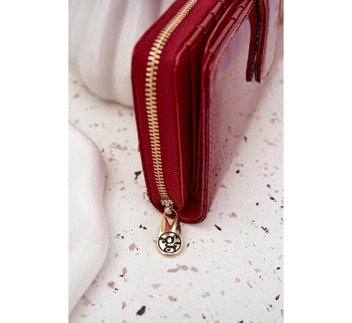 Lakovaný dámský peněženka se zlatým detailem červený Evlinne Lakovaný dámský peněženka se zlatým detailem červený Evlinne