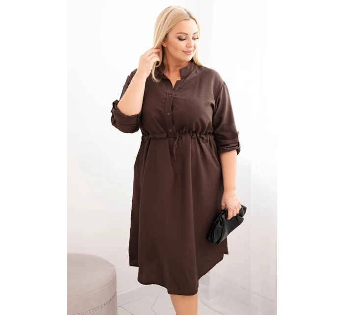 Dámská viskózová suknička Plus Size s knoflíky a vázáním v pase hnědá