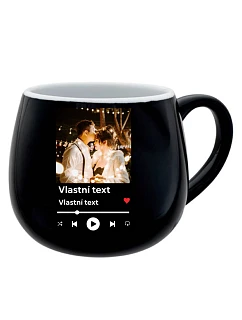 Personalizovaný keramický buclatý hrneček s motivem přehrávače