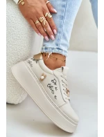 Dámské Kožené Sneakersy Na Platformě S A Béžové model 21675580 - VINCEZA Dámské Kožené Sneakersy Na Platformě S A Béžové model 21675580 - VINCEZA