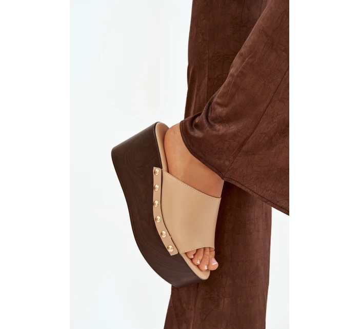 Dámské nazouváky na platformě s béžové model 21918817 - Boto Dámské nazouváky na platformě s béžové model 21918817 - Boto