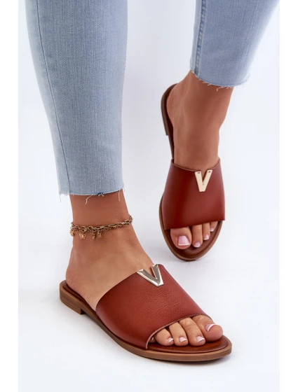 Dámské sandály z eko kůže na ploché podrážce hnědé model 21657846 - EVENTO Dámské sandály z eko kůže na ploché podrážce hnědé model 21657846 - EVENTO
