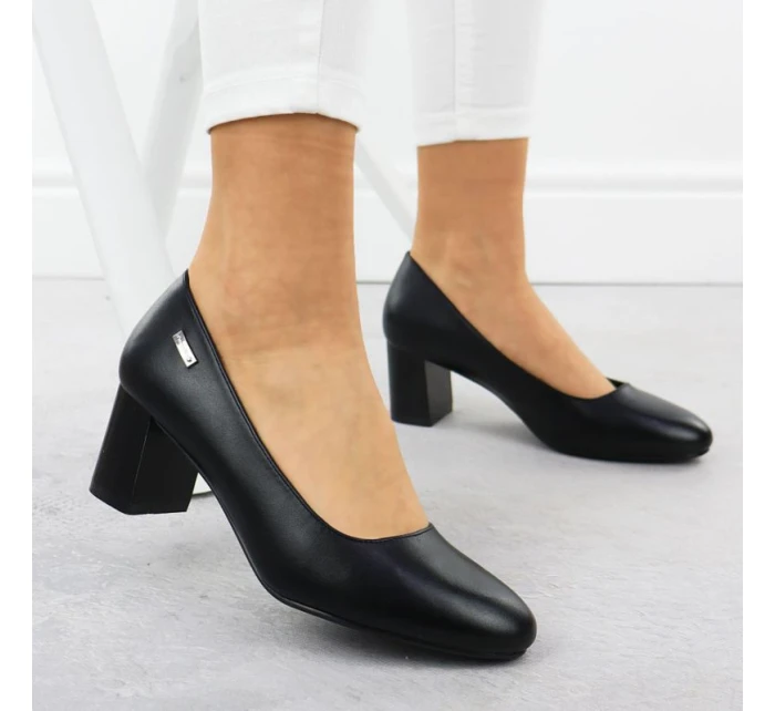 Černé lodičky na jehlovém podpatku Sergio Leone PB178