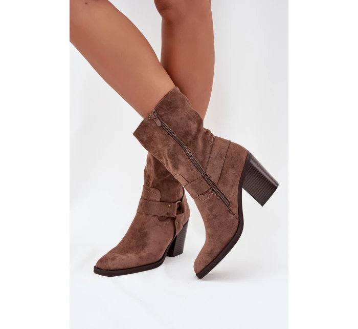 Dámské boty zateplené na podpatku s pásky a ozdobným detailem hnědé Neria Dámské boty zateplené na podpatku s pásky a ozdobným detailem hnědé Neria