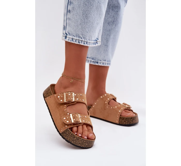 Dámské pantofle se zlatými sponami a cvočky Camel model 21960988 - Boto