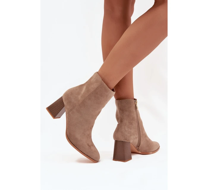 Dámské Botky Z Eko Semiše Na Podpatku Se Zámkem Béžové Zelita Dámské Botky Z Eko Semiše Na Podpatku Se Zámkem Béžové Zelita
