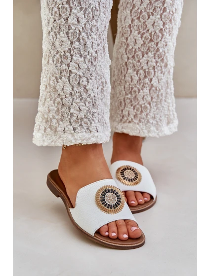 Kožené Pantofle S Dekorací Na Plochém Podpatku Bílé Lewski model 21682268 - Boto Kožené Pantofle S Dekorací Na Plochém Podpatku Bílé Lewski model 21682268 - Boto