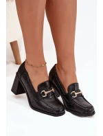 Dámské polobotky na podpatku s a zlatým detailem Černé model 21709845 - Boto Dámské polobotky na podpatku s a zlatým detailem Černé model 21709845 - Boto