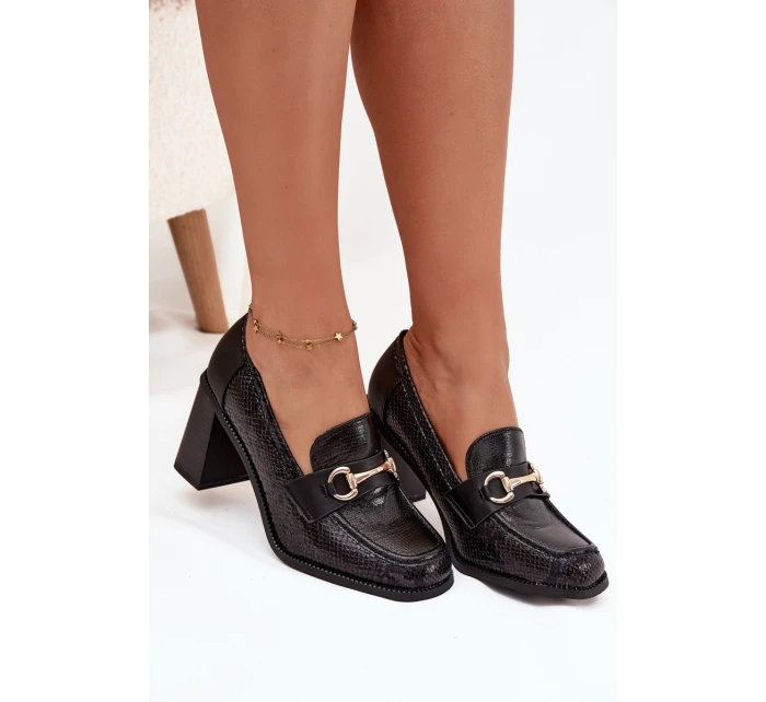 Dámské polobotky na podpatku s a zlatým detailem Černé model 21709845 - Boto Dámské polobotky na podpatku s a zlatým detailem Černé model 21709845 - Boto