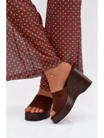 pantofle na platformě čokoládové model 21919265 - Boto