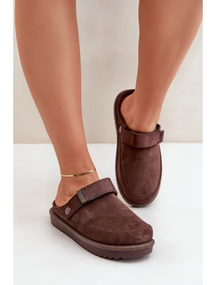 Zateplené dámské pantofle na platformě čokoládové model 21680700 - Boto Zateplené dámské pantofle na platformě čokoládové model 21680700 - Boto