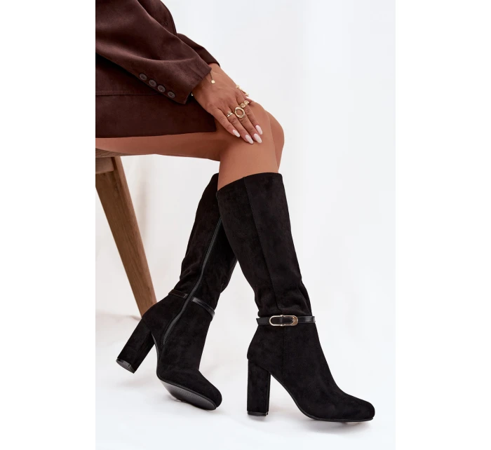 Dámské kozačky na podpatku se zlatou sponou zateplené černé model 21714336 - Boto Dámské kozačky na podpatku se zlatou sponou zateplené černé model 21714336 - Boto