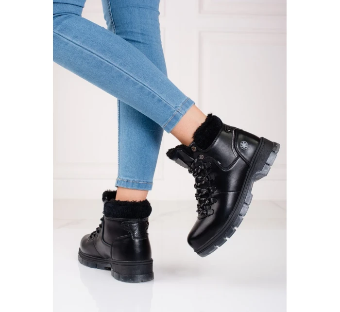 Krásné  kotníčkové boty dámské černé na plochém podpatku