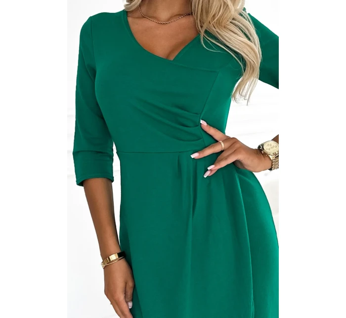 Zelené dámské šaty se a výstřihem model 20687101 - numoco Zelené dámské šaty se a výstřihem model 20687101 - numoco