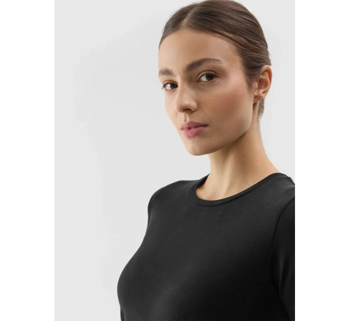Dámské hladké tričko slim 4F - černé Dámské hladké tričko slim 4F - černé