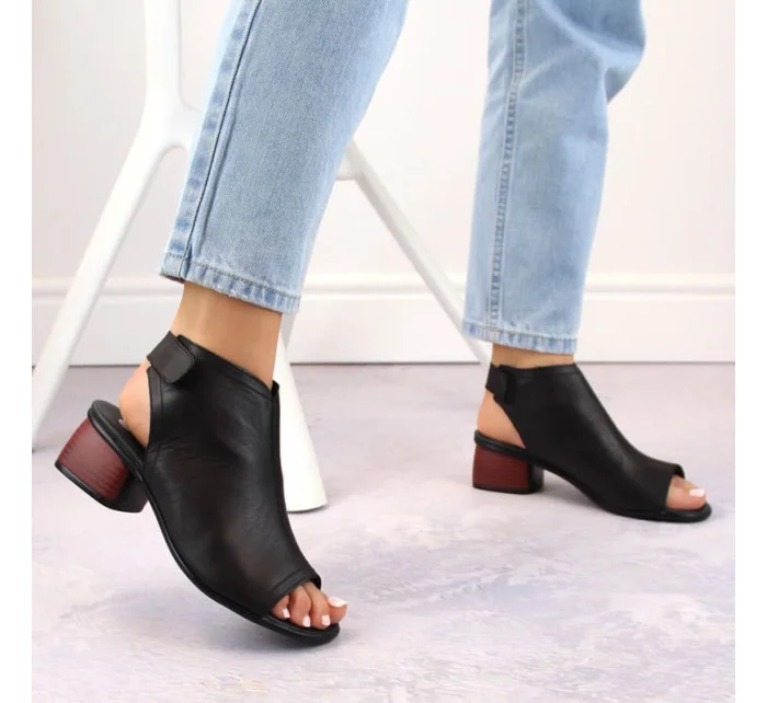 Kožené pohodlné sandály Remonte W RKR654 Kožené pohodlné sandály Remonte W RKR654