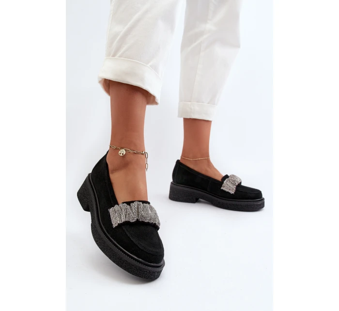 model 21652546 Dámské semišové mokasíny s ozdobným páskem Černé - Zazoo model 21652546 Dámské semišové mokasíny s ozdobným páskem Černé - Zazoo