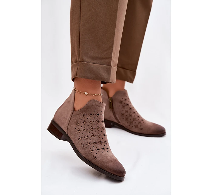 Dámské perforované kotníkové boty na nízkém podpatku Vinceza 58626 tmavě béžové Dámské perforované kotníkové boty na nízkém podpatku Vinceza 58626 tmavě béžové