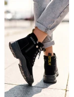 Zateplené semišové dámské botky Trapery černé Jailina Zateplené semišové dámské botky Trapery černé Jailina