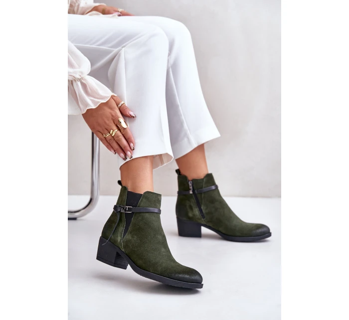 Zateplené semišové botky na podpatku se zipem tmavě zelené Zazoo 60478