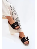 Dámské pantofle na platformě s mašlí a ozdobnou broží – černé Lenela Dámské pantofle na platformě s mašlí a ozdobnou broží – černé Lenela