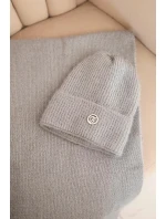 Dámská souprava s čepicí a šálou z měkké pleteniny šedá