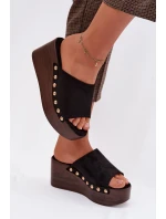 Dámské nazouváky na platformě se zlatými přezkami Eko semiš Černé Helivina