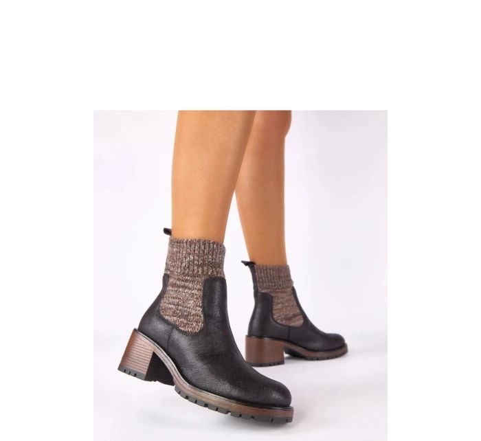 Boty na podpatku model 222348 Solea Boty na podpatku model 222348 Solea