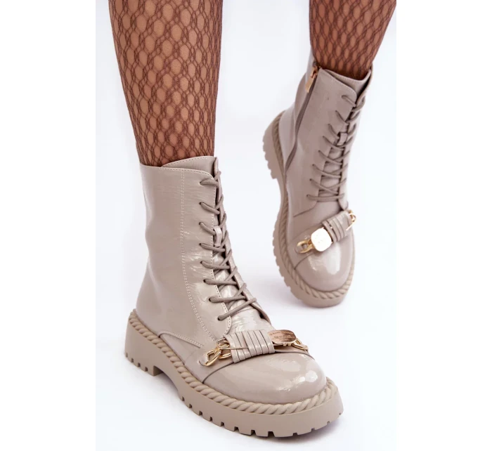 Dámské patentované pracovní boty s dekorací D&A světle šedá Dámské patentované pracovní boty s dekorací D&A světle šedá